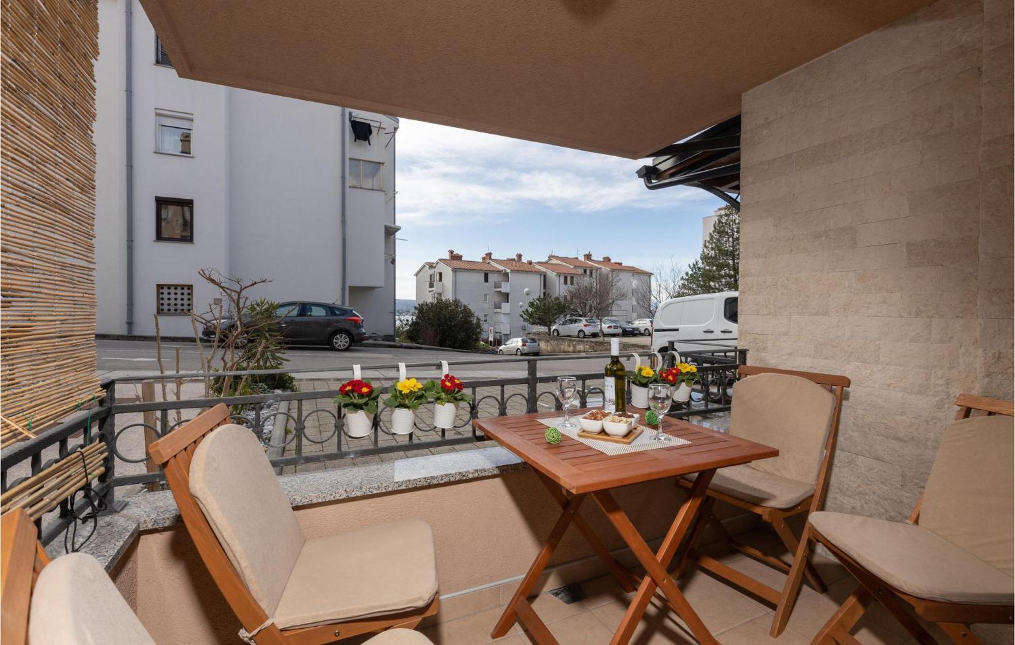 Cozy Apartment In Crikvenica With Kitchen Exterior foto